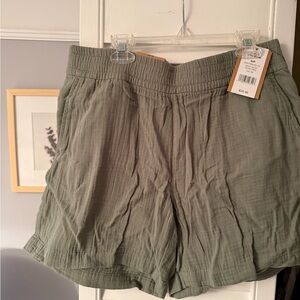 Olive Green Gauze-Like Casual Shorts